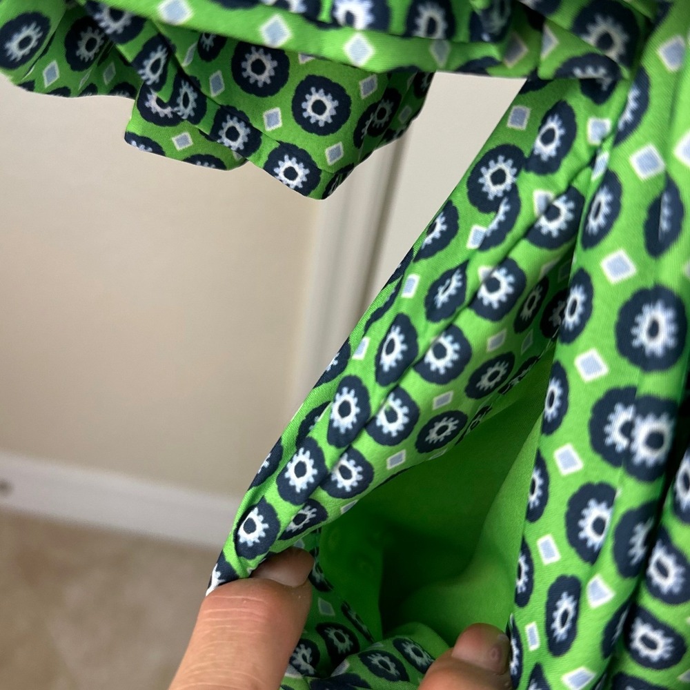 Gretchen Scott SZ Med The Posh Foulard Green Medallion Ruffle V-Neck Maxi dress - Picture 6 of 15